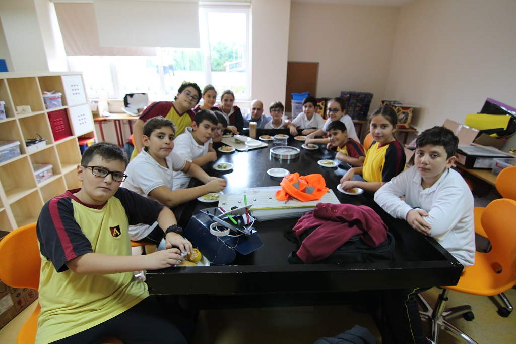 Yeni Nesil Teknoloji Eğitimi - Türkiye'nin İlk Raspberry Pi Sınıfı Açıldı